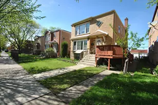 4916 W Montrose Ave, Chicago, IL 60641 - Photo 2
