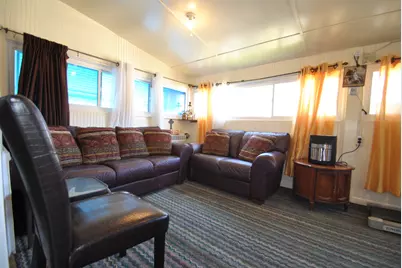 4916 W Montrose Avenue, Chicago, IL 60641 - Photo 14