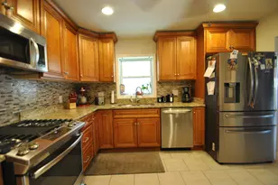 4916 W Montrose Ave, Chicago, IL 60641 - Photo 8