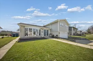703 Westmere Rd, Des Plaines, IL 60016 - Photo 2