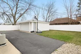 3961 168th St, Country Club Hills, IL 60478 - Photo 4