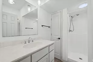708 E Center St, Monticello, IL 61856 - Photo 18