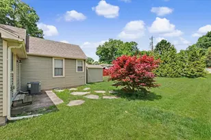 708 E Center St, Monticello, IL 61856 - Photo 22
