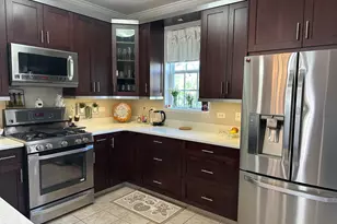 172 N East River Rd, Des Plaines, IL 60016 - Photo 12