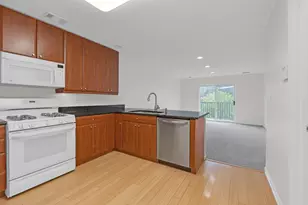 947 Kensington Dr, Northbrook, IL 60062 - Photo 8