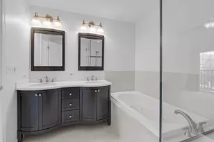 947 Kensington Dr, Northbrook, IL 60062 - Photo 14