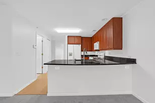 947 Kensington Dr, Northbrook, IL 60062 - Photo 10