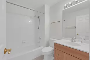 947 Kensington Dr, Northbrook, IL 60062 - Photo 18