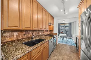 4170 N Marine Dr, Chicago, IL 60613 - Photo 10