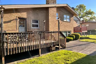 4640 W Estes Ave, Lincolnwood, IL 60712 - Photo 6