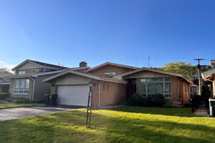 4640 W Estes Ave, Lincolnwood, IL 60712 - Photo 2