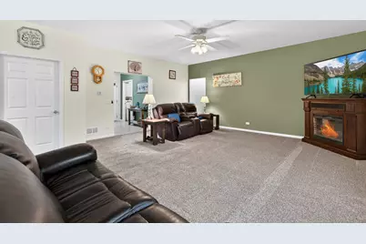 1001 Madison Avenue, McHenry, IL 60050 - Photo 8