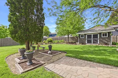 816 Belle Plaine Avenue, Gurnee, IL 60031 - Photo 20