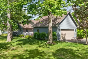 1110 White Pine Dr, Dixon, IL 61021 - Photo 2