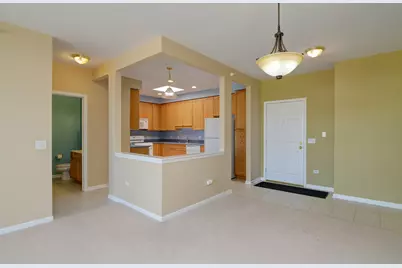 6801 N Milwaukee Avenue #707, Niles, IL 60714 - Photo 8