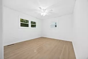 6214 Pershing Ave, Downers Grove, IL 60516 - Photo 14