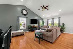 1948 Sundrop Ct, Bartlett, IL 60103 - Photo 6