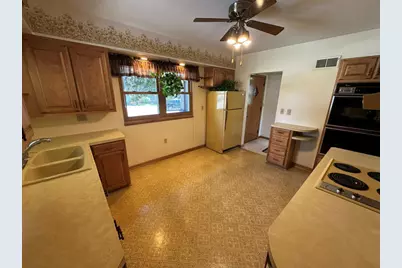 820 11th Street, Dewitt, IA 52472 - Photo 8