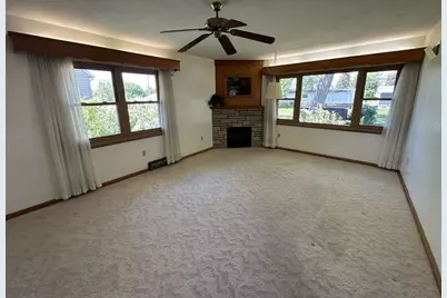 820 11th Street, Dewitt, IA 52472 - Photo 6