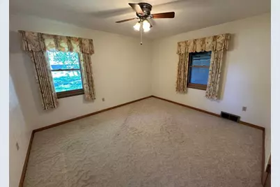 820 11th Street, Dewitt, IA 52472 - Photo 12