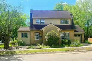 2224 Cumberland St, Rockford, IL 61103 - Photo 1