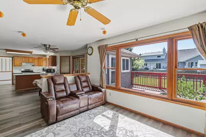 4608 Willow Wood Court, Davenport, IA 52807 - Photo 4