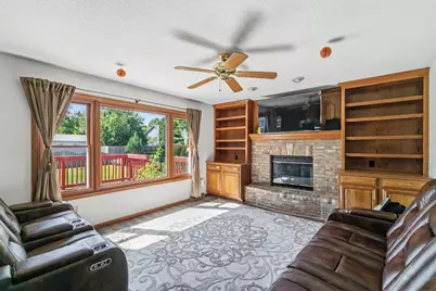 4608 Willow Wood Court, Davenport, IA 52807 - Photo 2