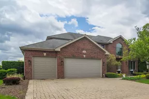 2910 Ryan Dr, New Lenox, IL 60451 - Photo 2