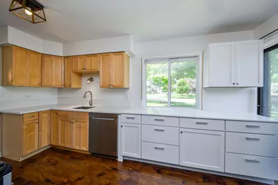 1696 Darwin Court, Wheaton, IL 60189 - Photo 8