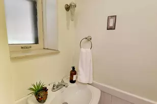 674 W Irving Park Rd, Chicago, IL 60613 - Photo 16