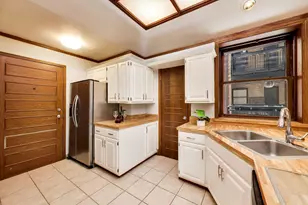 674 W Irving Park Rd, Chicago, IL 60613 - Photo 10