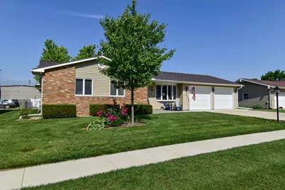 907 Illini Avenue, Pontiac, IL 61764 - Photo 8