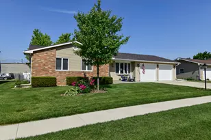 907 Illini Ave, Pontiac, IL 61764 - Photo 8