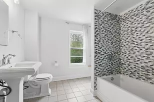 634 E 5th Ave, Naperville, IL 60563 - Photo 10
