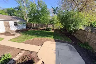 634 E 5th Ave, Naperville, IL 60563 - Photo 14