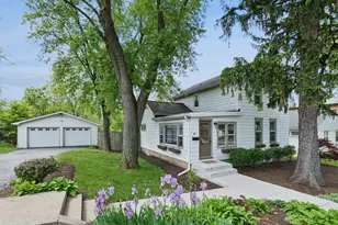 634 E 5th Ave, Naperville, IL 60563 - Photo 1
