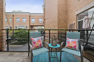 2477 W Montrose Ave, Chicago, IL 60618 - Photo 28