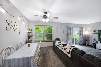 709 Carlisle Drive, Woodstock, IL 60098 - Photo 4