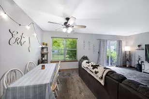 709 Carlisle Dr, Woodstock, IL 60098 - Photo 4