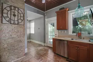903 E Jefferson St, Bloomington, IL 61701 - Photo 24