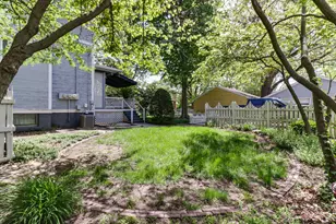 903 E Jefferson St, Bloomington, IL 61701 - Photo 52