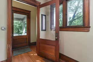 903 E Jefferson St, Bloomington, IL 61701 - Photo 10