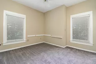 903 E Jefferson St, Bloomington, IL 61701 - Photo 36