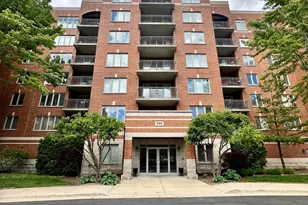 390 S Western Ave, Des Plaines, IL 60016 - Photo 1
