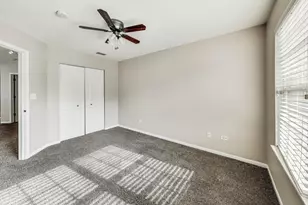 1686 Buckingham Dr, Des Plaines, IL 60016 - Photo 24
