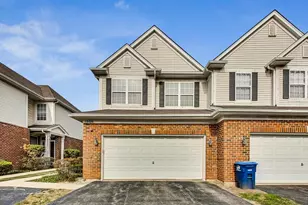 1686 Buckingham Dr, Des Plaines, IL 60016 - Photo 1