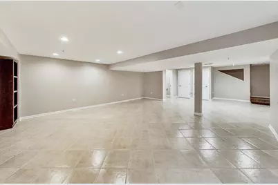 1686 Buckingham Drive, Des Plaines, IL 60016 - Photo 34