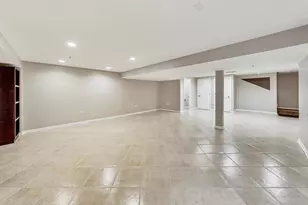 1686 Buckingham Dr, Des Plaines, IL 60016 - Photo 34