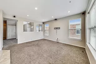 1686 Buckingham Dr, Des Plaines, IL 60016 - Photo 14