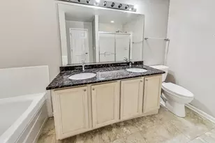 1686 Buckingham Dr, Des Plaines, IL 60016 - Photo 20
